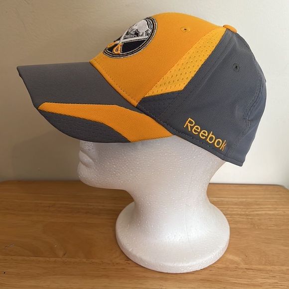 Reebok 🦬Buffalo Sabres NHL Hat - Picture 2 of 6